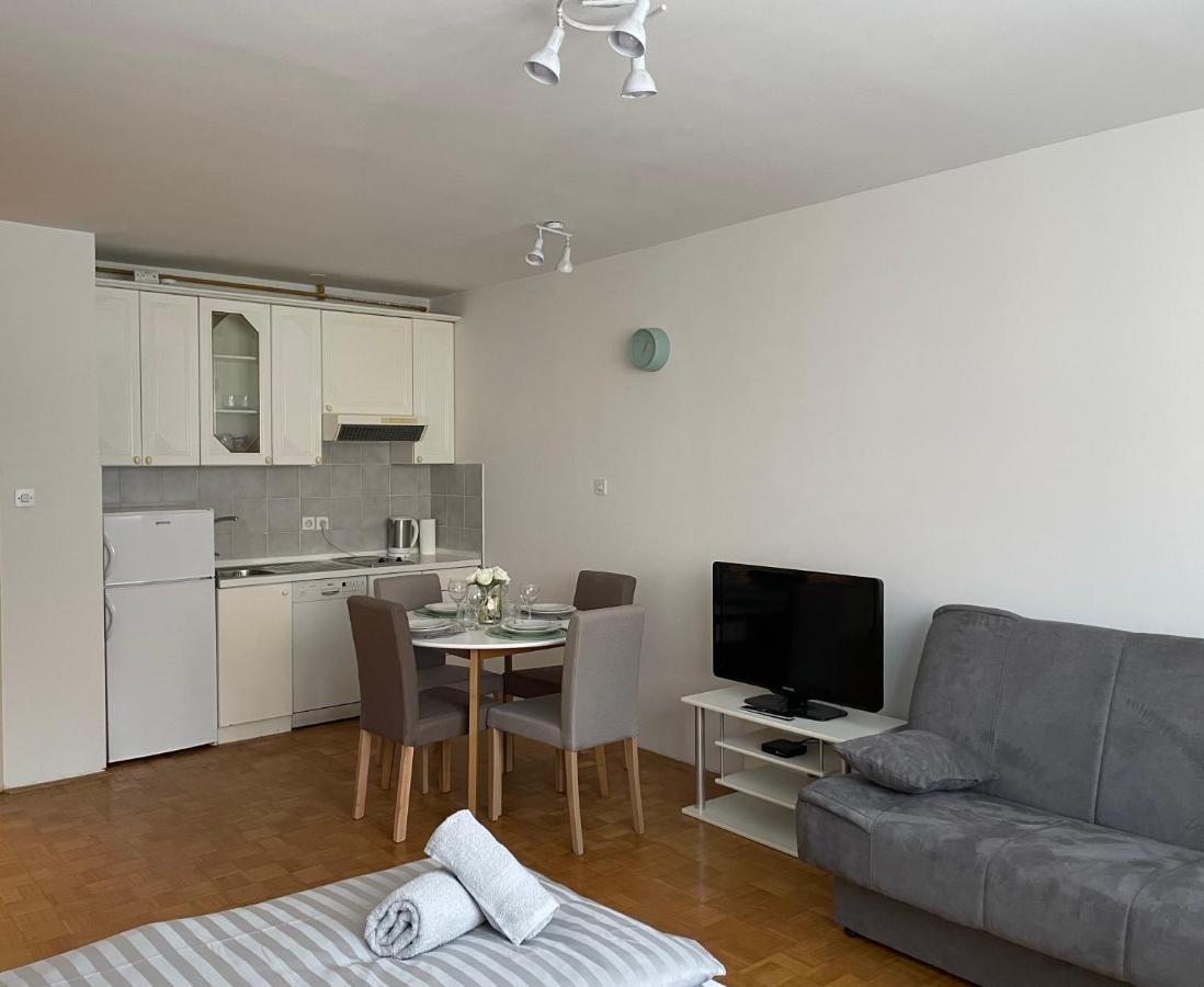 Apartment Green - Grey Ljubljana Extérieur photo