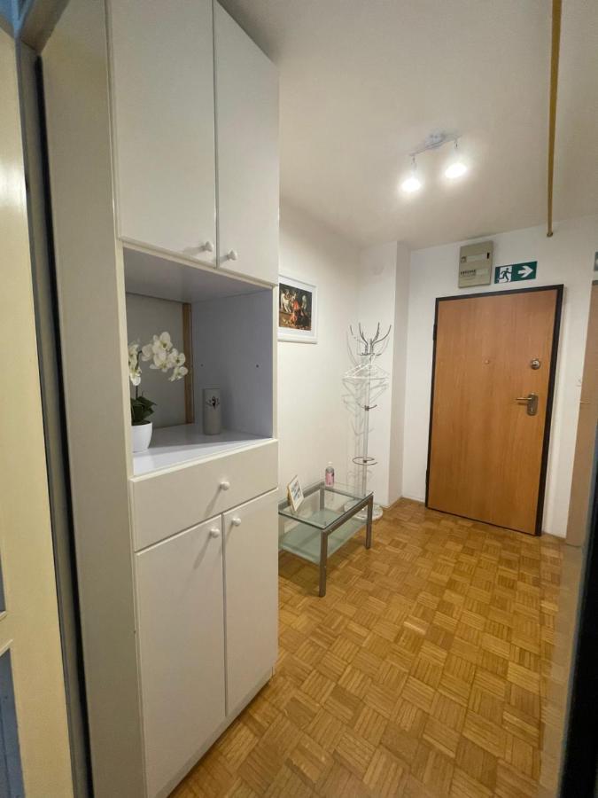 Apartment Green - Grey Ljubljana Extérieur photo